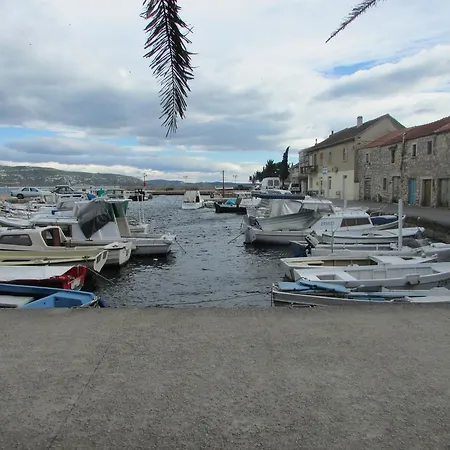 Holiday Branka Mali Iž