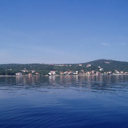 Holiday Branka Mali Iž