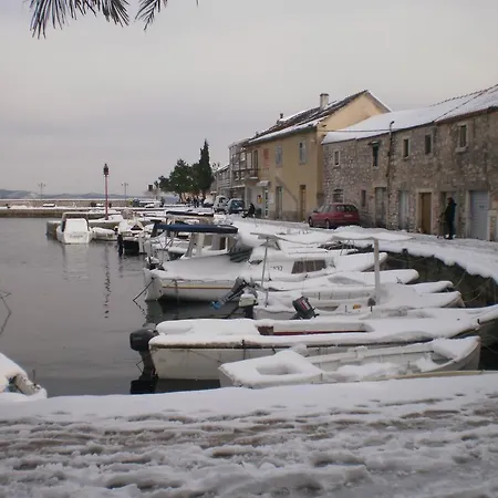 Holiday Branka Ferienhaus Mali Iž